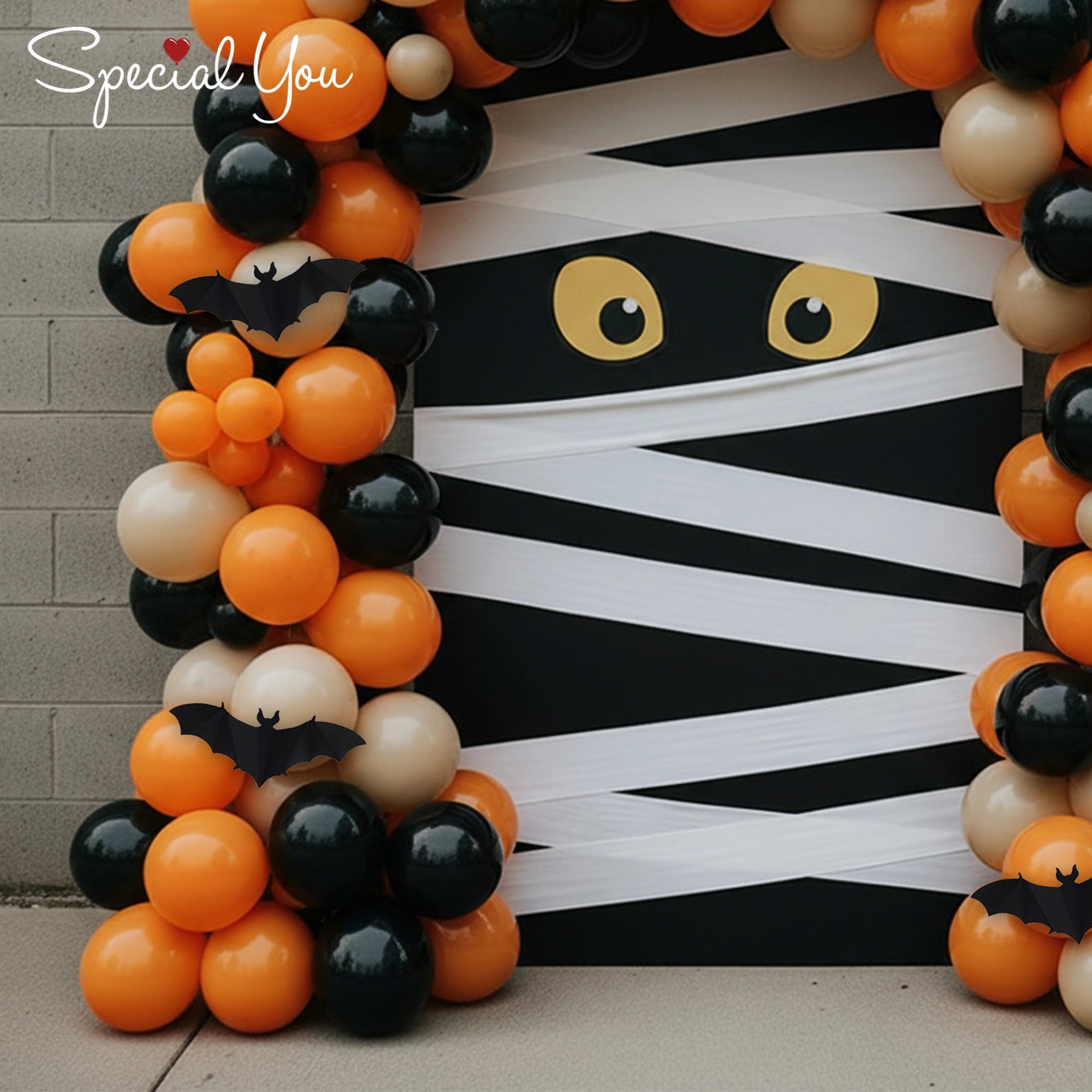 Spooky Fun Mummy & Balloon Garland Decor