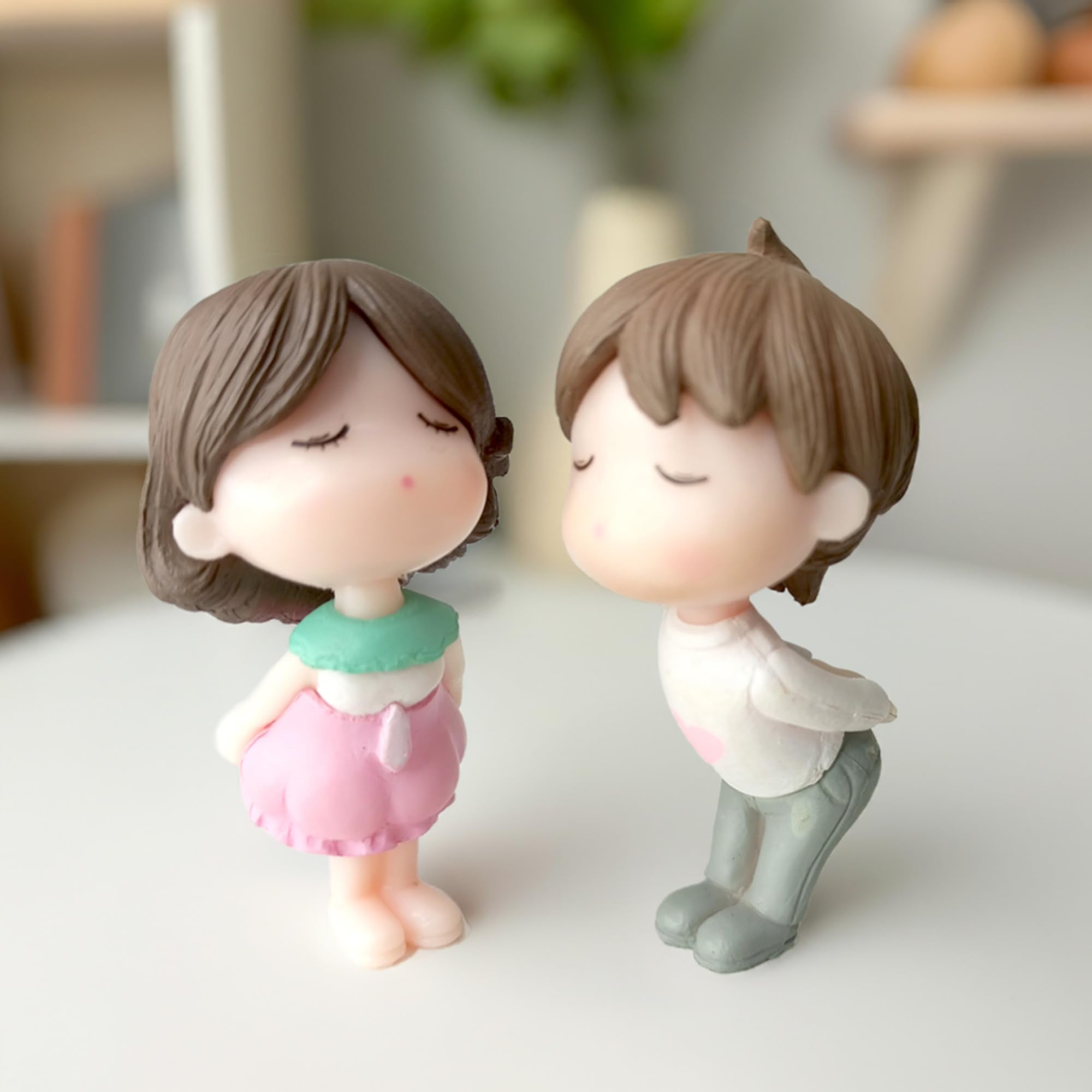 Kissing Miniature for Show Pieces - Special You