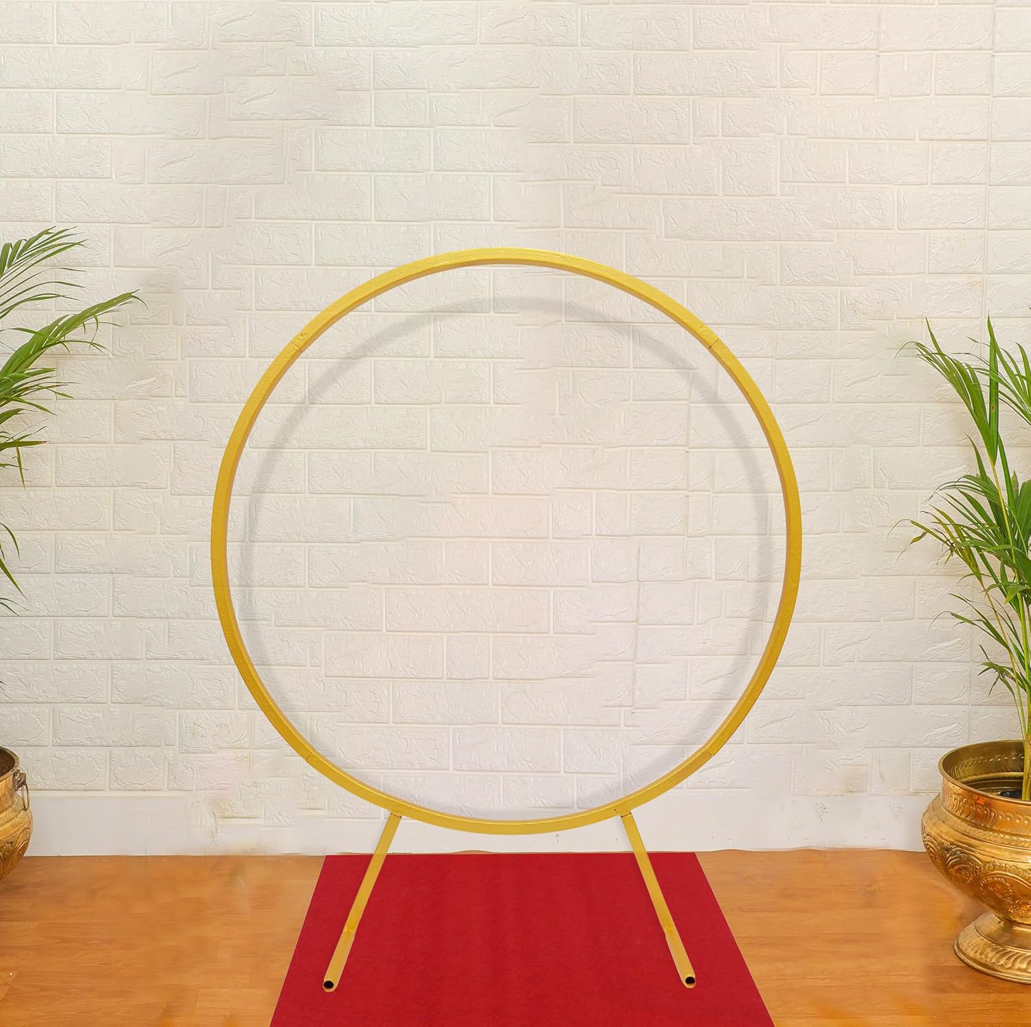 Golden Round Metal Stand for decoration
