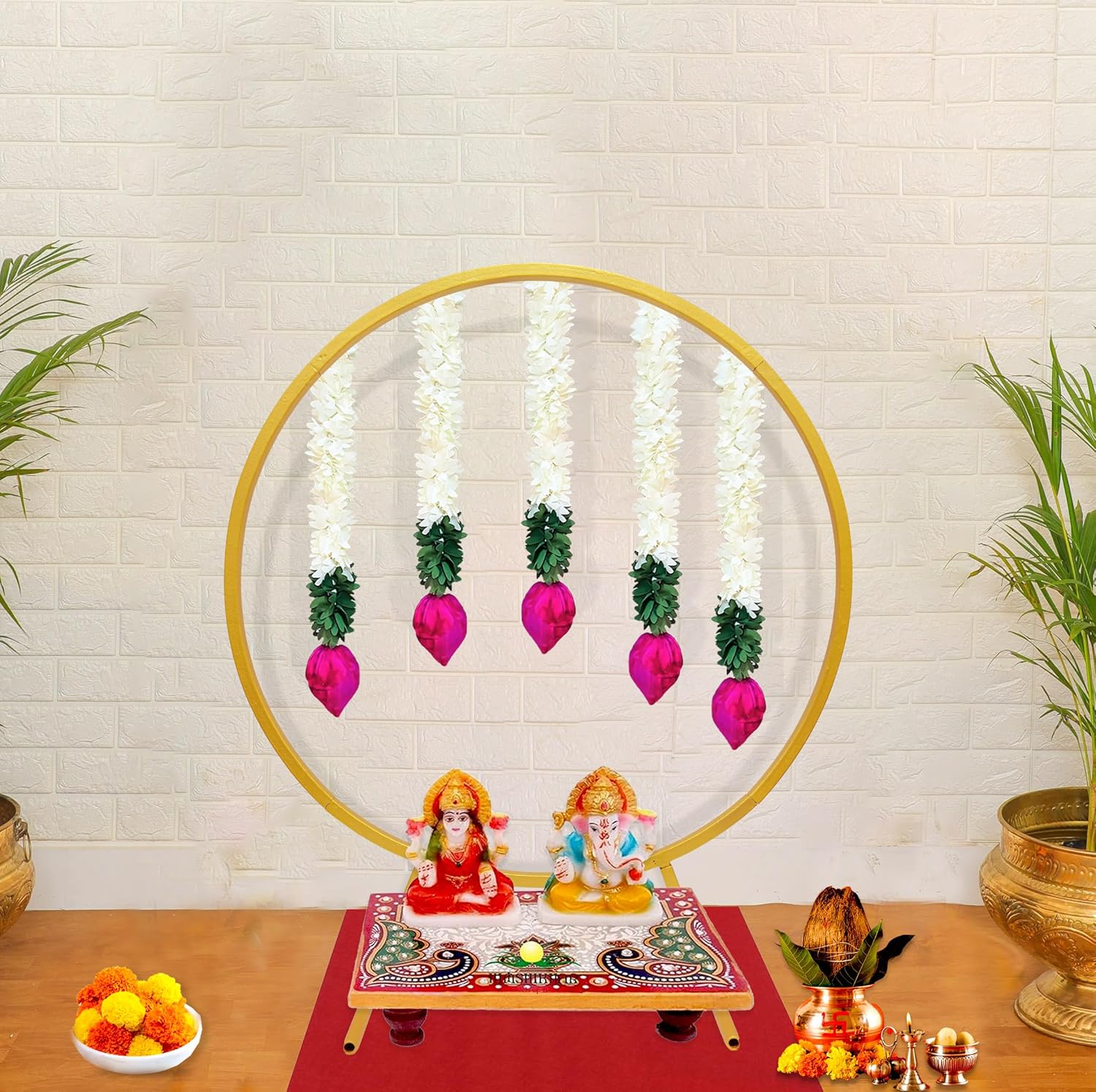 Golden Round Metal Stand for decoration