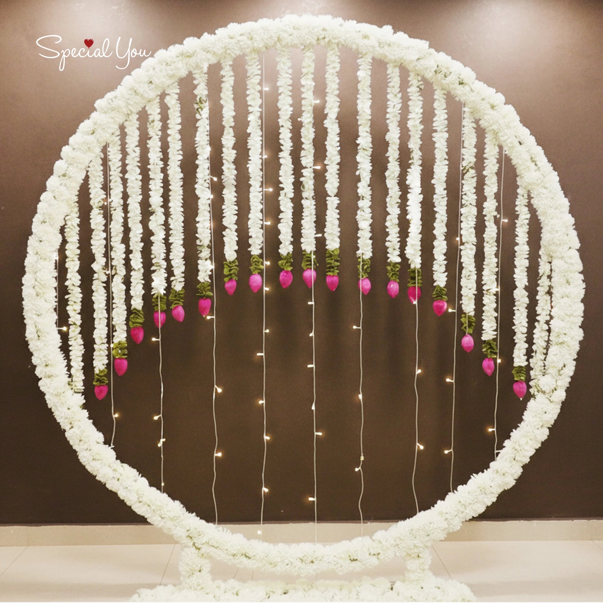 White Floral Ring Mehandi Decor