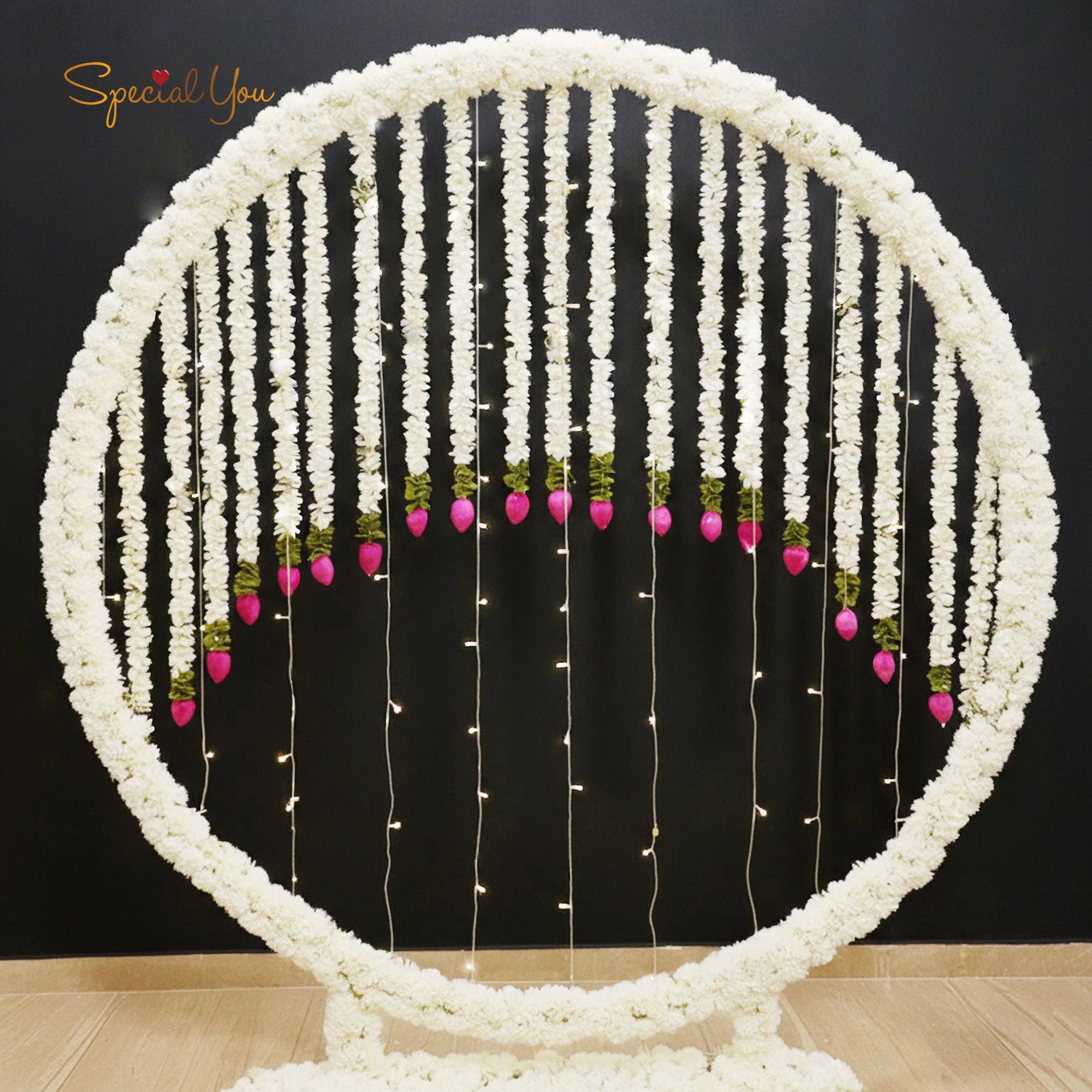 Elegant White Flower Ring Decor